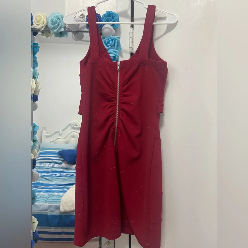 Red drees - Picture 2 of 3